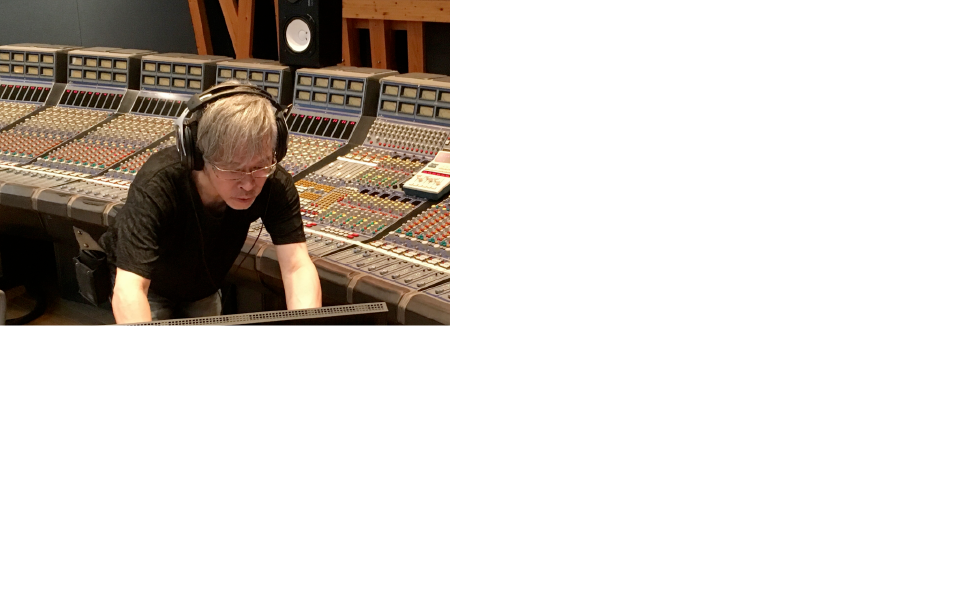 Engineer Producer 飛澤正人(Masahito Tobisawa)Dragon Ashや三浦涼介などを手掛ける。 1980年代後半にフリーのレコーディングエンジニアとなって以降、日本の最先端の音楽シーンに関わり作品を作り続けてきた。イコライジングによる音の整理や奥行きの表現に定評があり、レコーディング誌へのレビューやセミナーも多数行っている。近年はアーティストへの楽曲提供やアレンジなどもこなし、より理想に近い音楽制作環境を構築すべく日々考えを巡らせている最中だ。また2017年5月、市ヶ谷から渋谷にスタジオを移転。VRやサラウンドに対応した 